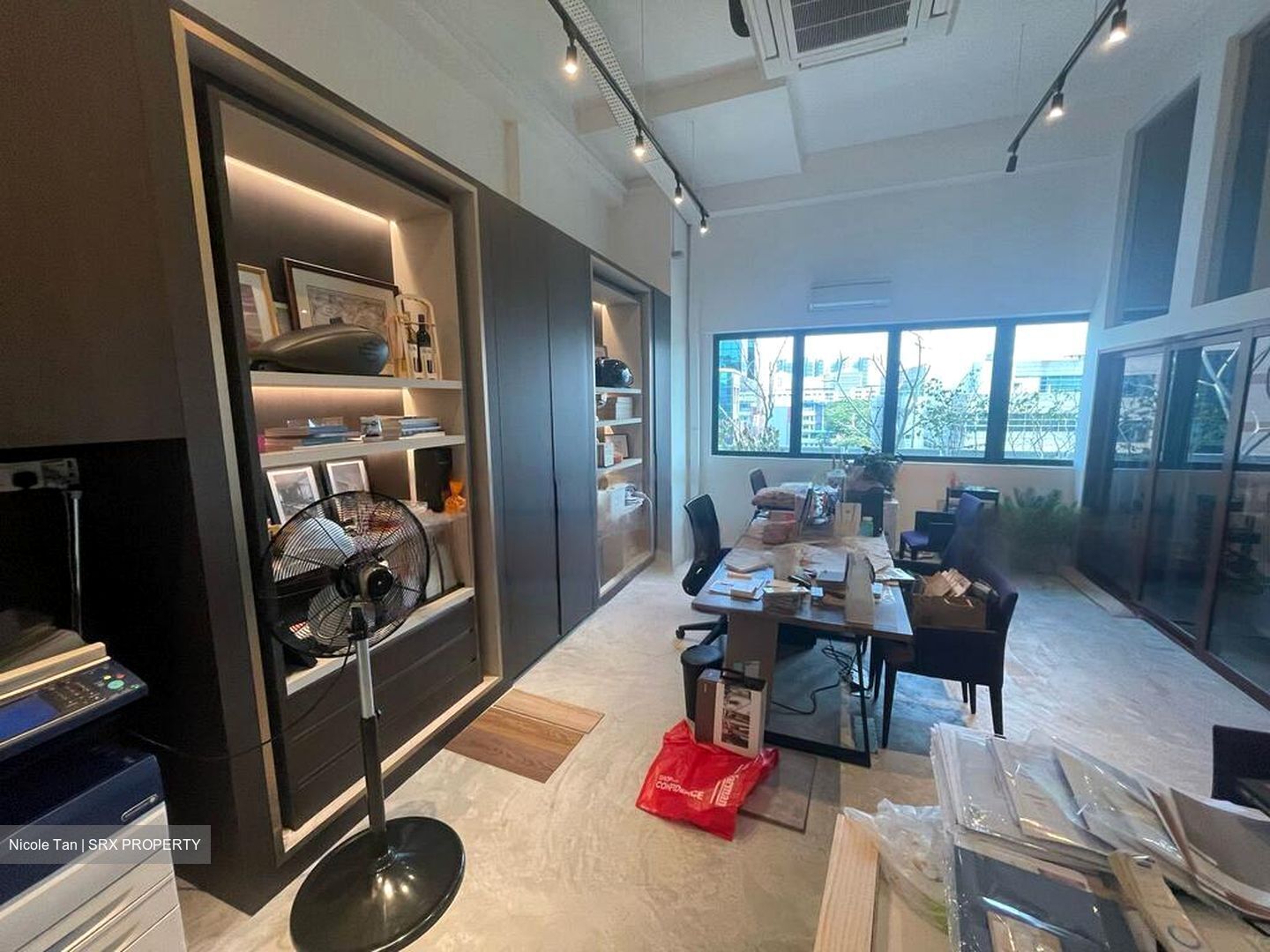 Redhill Forum (D3), Factory #480806631